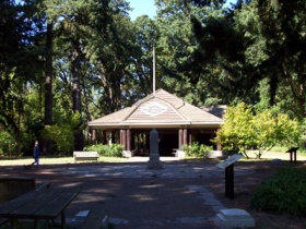 Pioneer Memorial  Building, Champoeg. © Catherine Jetté