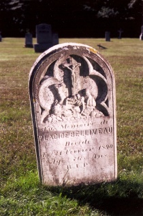 White marble gravestone in the old Saint-Bernard cemetery. Photo D. Trask  © S. Ross