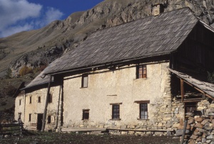 Une maison ubayenne. Vallon de Fours.