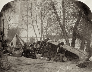 Campement sur la Rivière Rouge