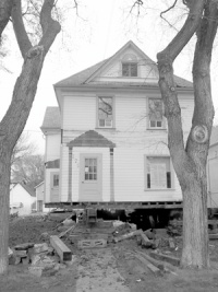 Restoring the house where Gabrielle Roy was born, La liberté newspaper, May 2001