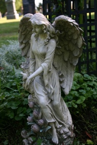 Une statue funéraire du cimetière St-Paul à Aylmer