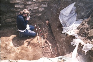 Deux défunts inhumés tête-bêche dans le cimetière de Ste-Marie-de-Beauce