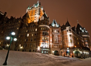 Le Château Frontenac éclairé en hiver