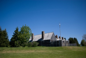 Vue extérieure de l'habitation de Port-Royal reconstituée