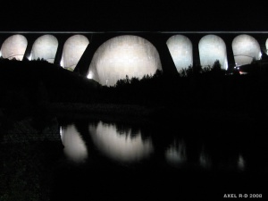 The Daniel Johnson dam by night