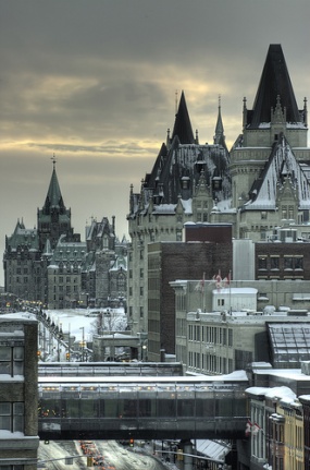 Vue ouest de la rue Rideau, Ottawa