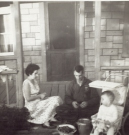 Shelling beans in Pointe-au-Pic, 1959