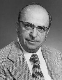 Paul Wyczynski, nommé professeur de l’année, Université d’Ottawa, 1968