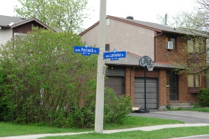 Francophones and anglophones in peaceful coexistence: Prestwick and Lamoureux in the Fallingbrook neighbourhood