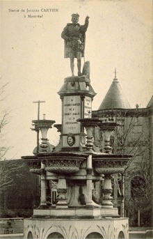 Statue de Jacques Cartier à Montréal. Carte postale, BAnQ.‎