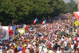 Le tintamarre de Caraquet, 15 août 2006. L'Acadie nouvelle.