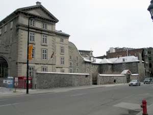 Vue de la nouvelle aile dinspiration néoclassique construite au milieu du XIXe siècle au Séminaire de Saint-Sulpice, 2004