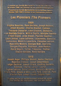 Plaque commémorant les pionniers canadiens-français de Maillardville, arrivés en 1909-1910