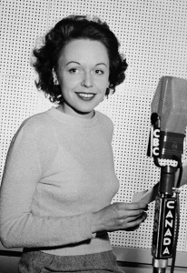 Michelle Tisseyre à ses débuts à la radio de la Société Radio Canada, 1941