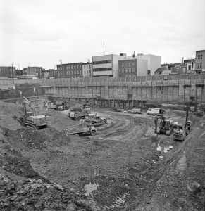Construction de la Bibliothèque Gabrielle-Roy, 1981