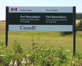 Panneau indiquant le Lieu historique national du fort Beauséjour, 2005