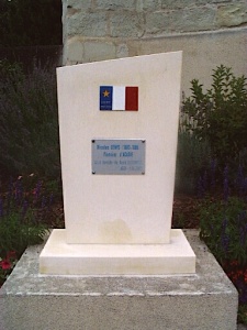 Stèle commémorative de Nicolas Denys à Place Availles-en-Châtellerault, Vienne, Poitou-Charentes