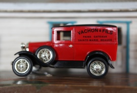 Camion jouet : véhicule de livraison de Vachon & Fils