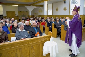 Mgr A. Thévenot lors de la célébration du centenaire de Duck Lake en 2012