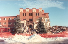 Démolition de lHôtel-Dieu commencée en novembre, 1991