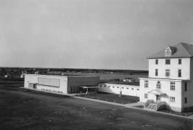 La nouvelle annexe de lAcadémie Sainte-Famille, 1964