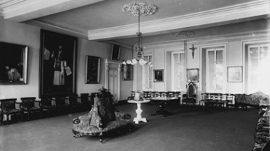 Salon de réception, Université Laval, vers 1900. BAnQ.