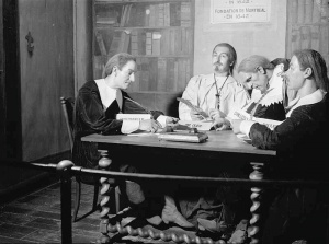 Groupe de statues de cire présentant la fondation de Montréal en 1642. Musée Eden, Montréal, 1940.