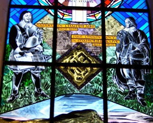 Le vitrail de léglise de Brouage rappelant les illustres fondateurs de Québec et Montréal