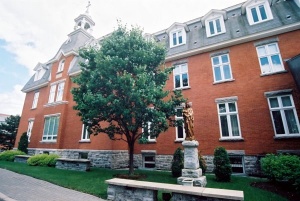 Building of the Daughters of Wisdom in Vanier, Ottawa