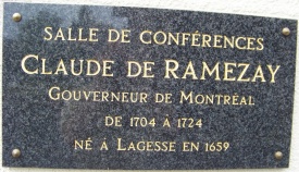 Plaque commémorative en hommage à Claude de Ramezay, dans sa ville natale de Lagesse