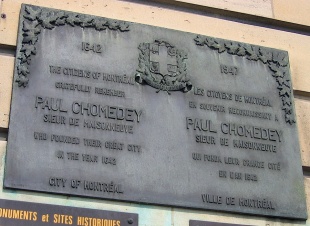 Plaque à la mémoire de Maisonneuve à Troyes