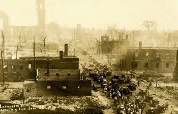La dévastation du quartier la Pointe après l'incendie de 1914, vue de Lafayette Street. 