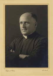 Albert Tessier, prêtre. BAnQ.